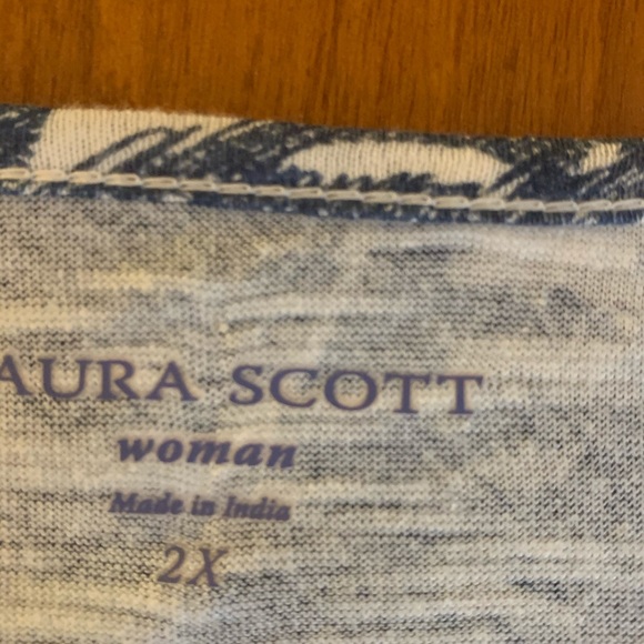 Women’s top - Picture 6 of 6